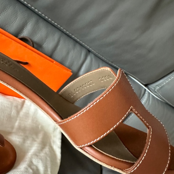Hermes Sandals - Picture 2 of 3